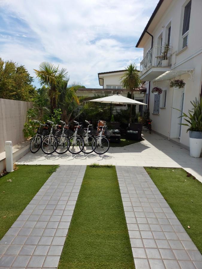 La Brise Hotel Marina di Pietrasanta Ngoại thất bức ảnh