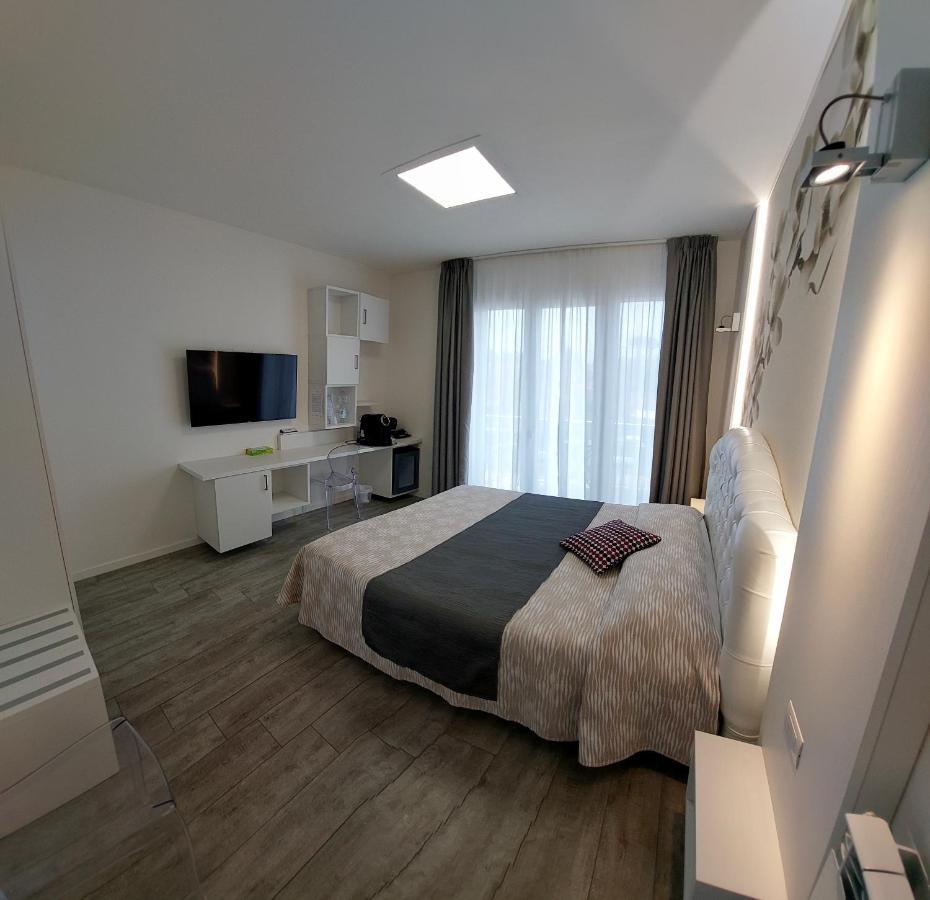 La Brise Hotel Marina di Pietrasanta Ngoại thất bức ảnh
