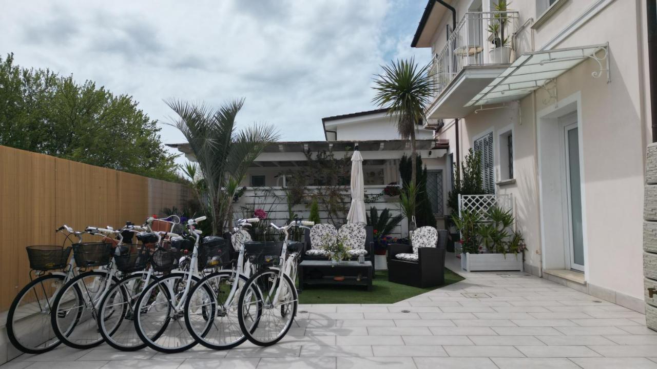 La Brise Hotel Marina di Pietrasanta Ngoại thất bức ảnh